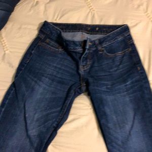 Jennifer Lopez slim boyfriend cropped jeans